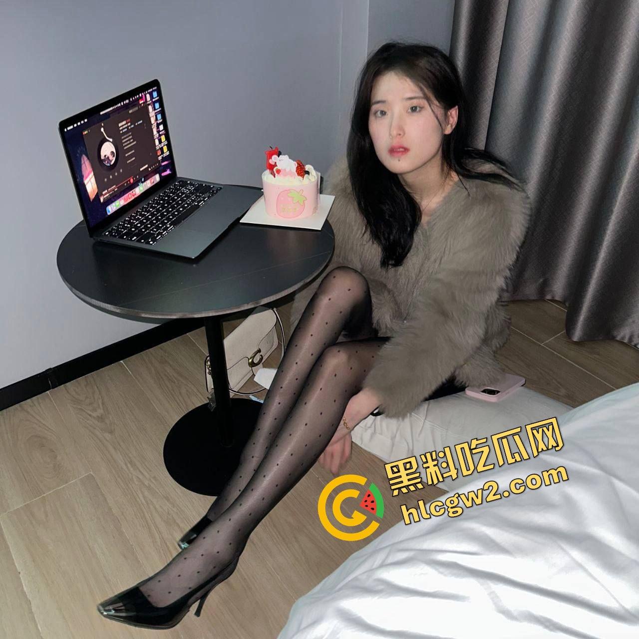 咸宁城市便捷酒店前台小姐『罗怡宁』大哥包养而辞职前台 口交舔屁眼！独家流出！-2