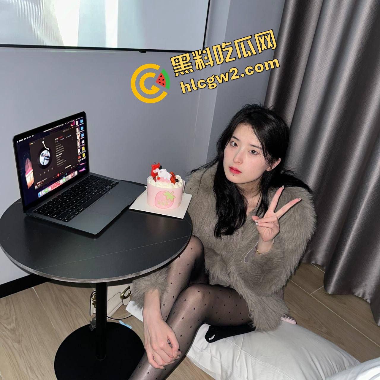 咸宁城市便捷酒店前台小姐『罗怡宁』大哥包养而辞职前台 口交舔屁眼！独家流出！-6