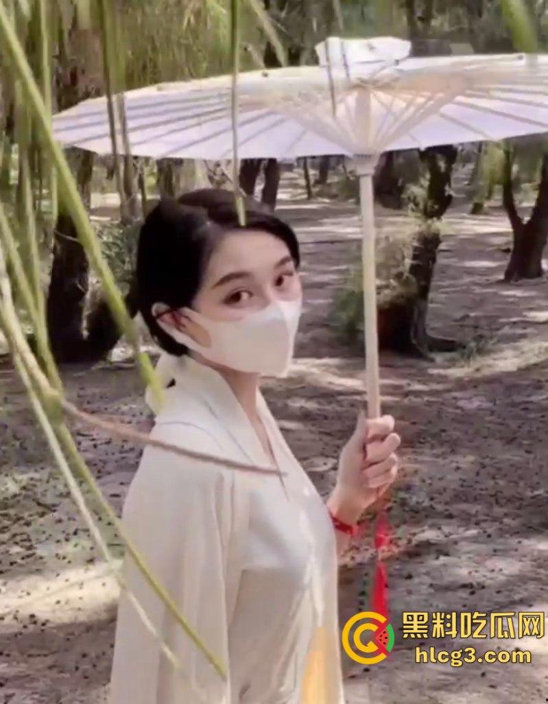 夏日炎炎!cos古风清纯美女 白嫩美乳骚穴 爽的呻吟不断!-2