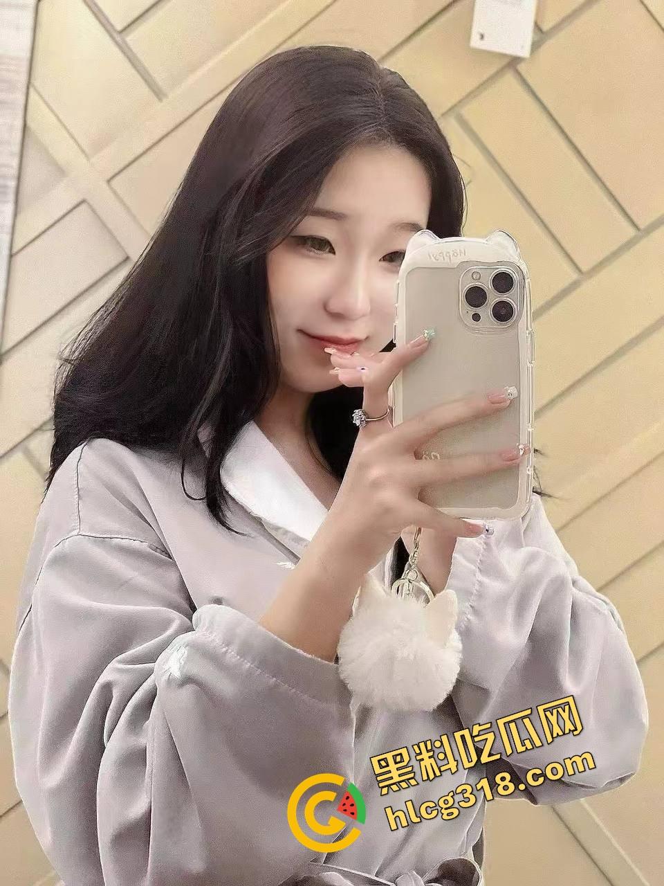 舞蹈生高难度吃屌动作,身段够软嘴巴够深,累成狗也要深喉到底,这姿势我真是头回见!-5