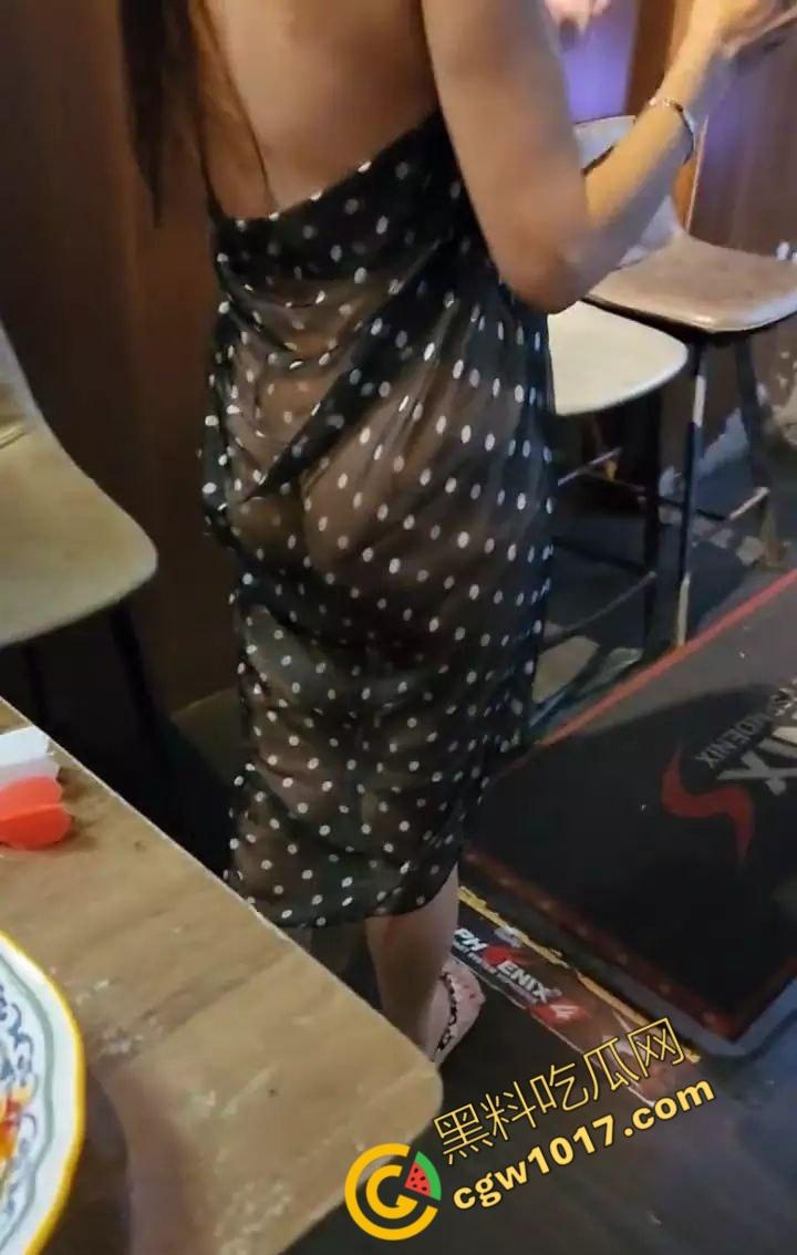 极品人妻【Sexygirl】为金主庆生:透视装迷情,美乳骚穴尽显,激情摩擦下欲望猛涨,酒吧尽显淫靡风光-7