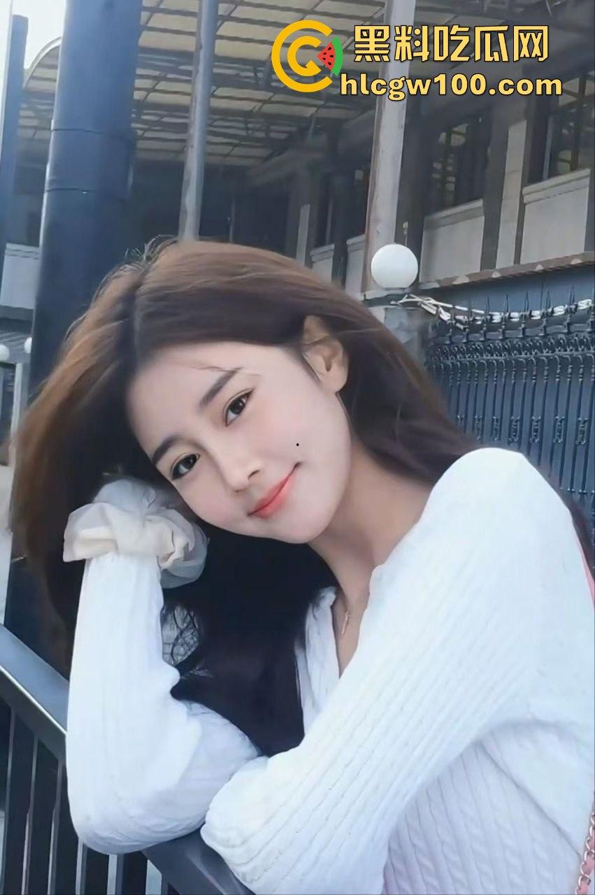 奶茶店上演学生激情啪啪直播大曝光，四川雅安白丝JK校服高中妹忘拉窗帘，被全程偷拍娇喘声浪到奶茶洒一桌！-13