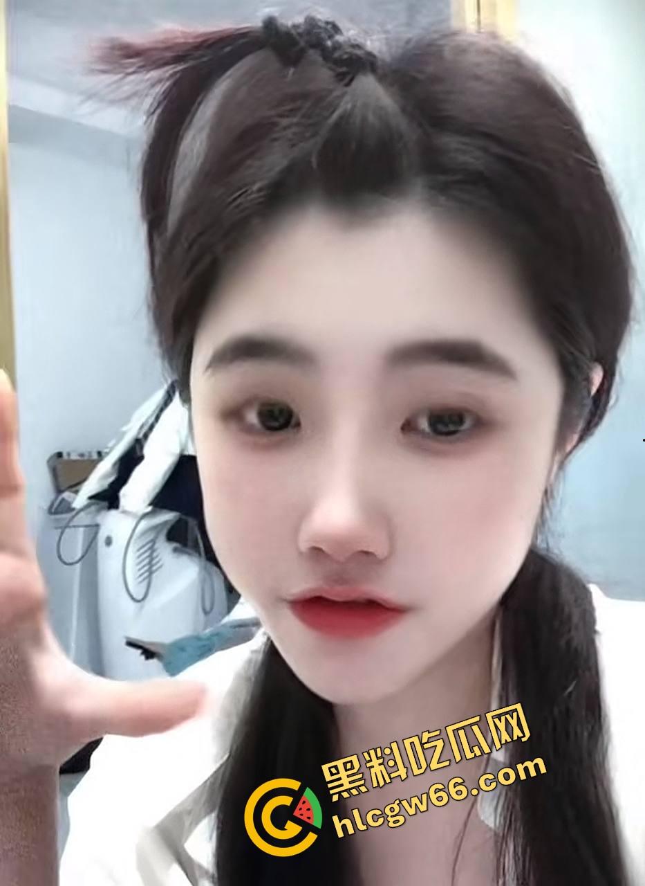 四川刚毕业学生妹『袁梦』化身母狗战士，校服做爱洗手间无套后入、颜射舔精全都安排！-4