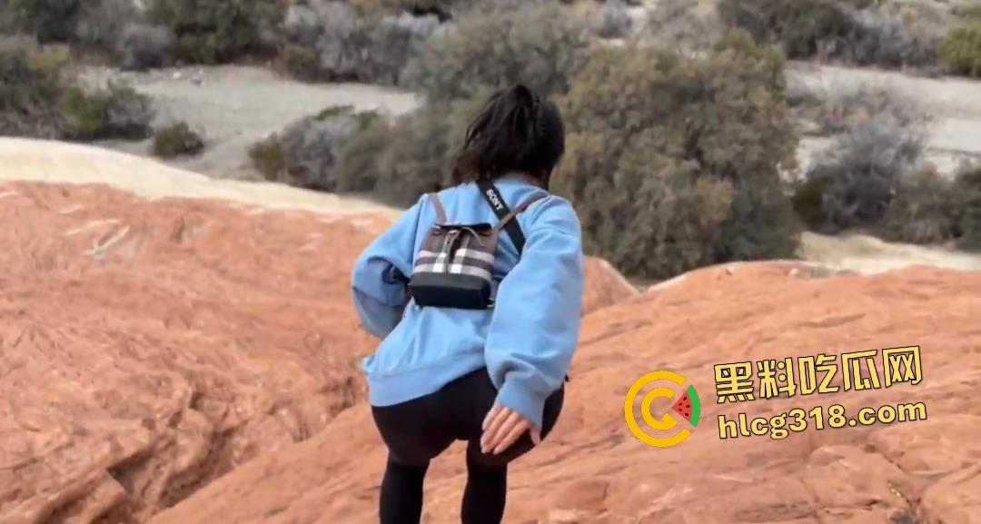 摄影师山丘野战抠逼口交，女友下跪姿势骚炸，摄影技术更是不得了，最后口爆收场潇洒走人！-8