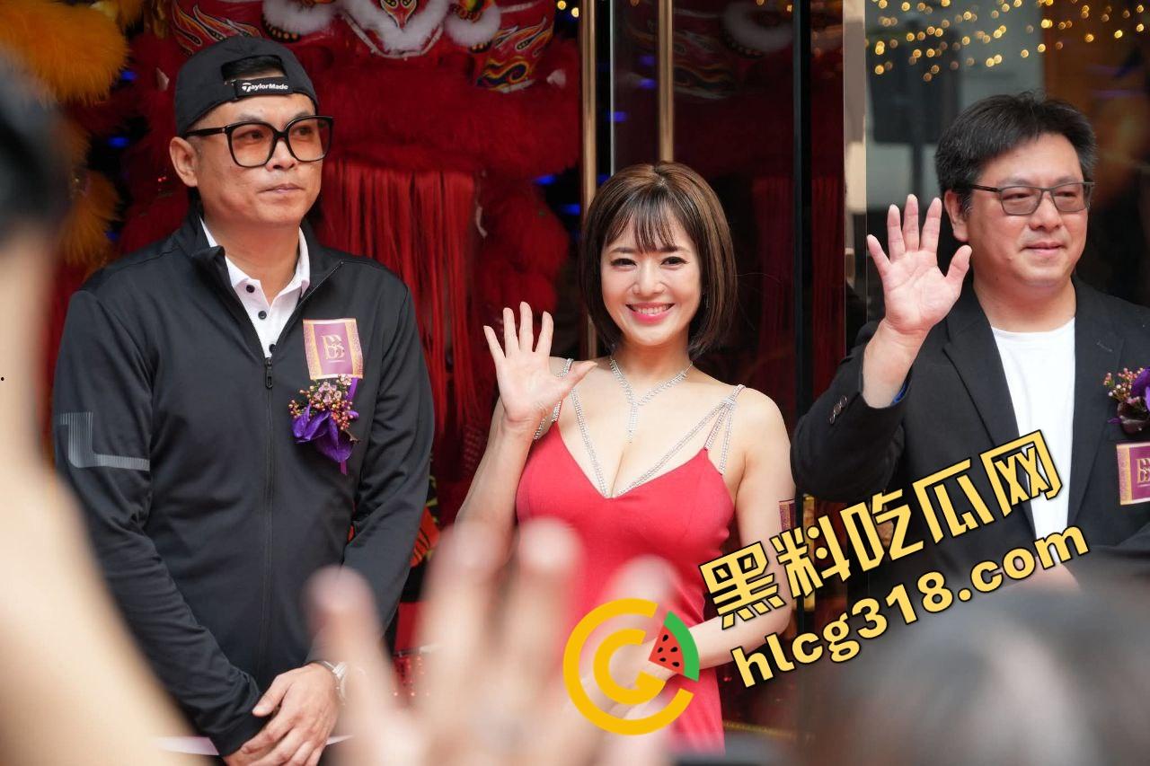 大富豪夜总会回魂复活,苍井空剪彩首日就被扫黄,港男一句话火出圈,童年女神变同场公关?-13