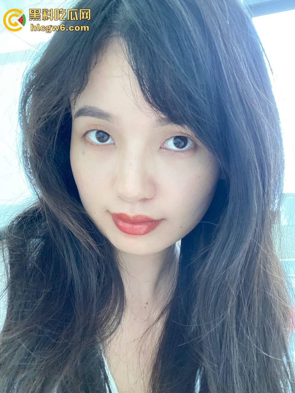 武汉眼镜妹【徐思涵】私密视频泄出！清纯外表下藏着一颗骚到骨子的肉欲灵魂！-1