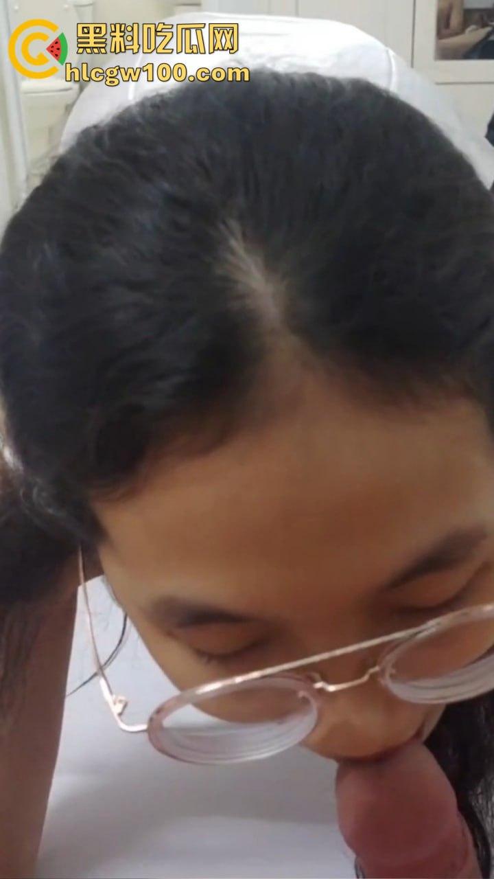 河北四眼学妹郭思彤竟然是调教界隐藏王者！JK妹子黑丝上阵，调教玩到极致，毒龙吃鸡经验老道，骚到让人头皮发麻！-6