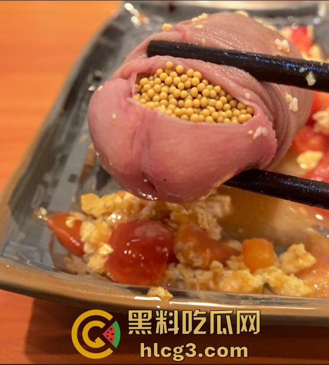 重口慎入！推特吃鸡巴博主【小变态来喽】真实吃肉棒 各种吃法 恶心至极！-5