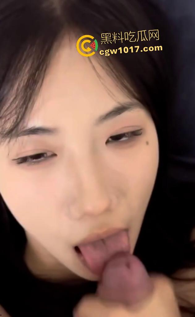 天津大学音乐学院【周田甜】，跪凉席被男友后入疼哭，逼就像昨晚吃的生蚝一样肥，破环境简陋还学人操B！-1