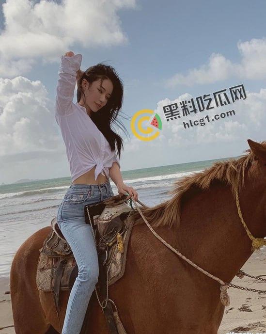 IG百万粉丝网红「EMILY」 神似徐冬冬韩国混血 啪啪不雅视频流出 高清完整版骑乘做爱内射 完美露脸-5