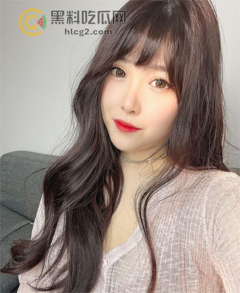 青岛巨乳少妇「李晓玲」老公远在海上，她的性感裸照让人喷鼻血！这对天生乳交圣体的诱惑太不可抗拒了-6