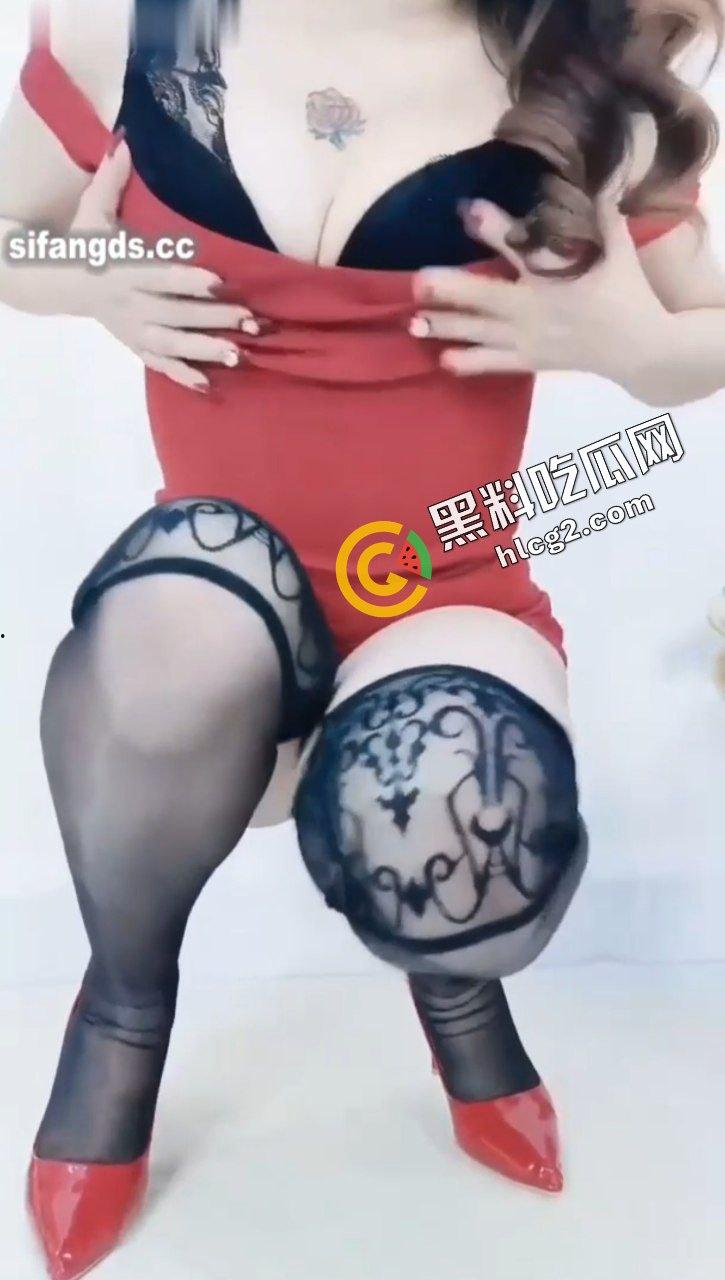 抖音45万粉丝熟女网红『狂野玫瑰』40岁的少妇仍然风韵犹存 裸露骚舞私拍福利流出-7