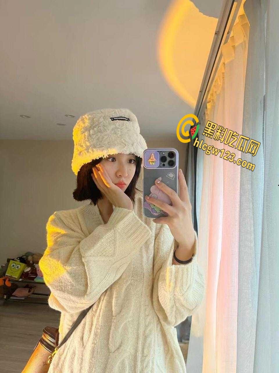 赣州师范科技学院【杨嘉婧】，青春期的身体就是躁动，粉逼都肿了嘴上还喊着我要！-4