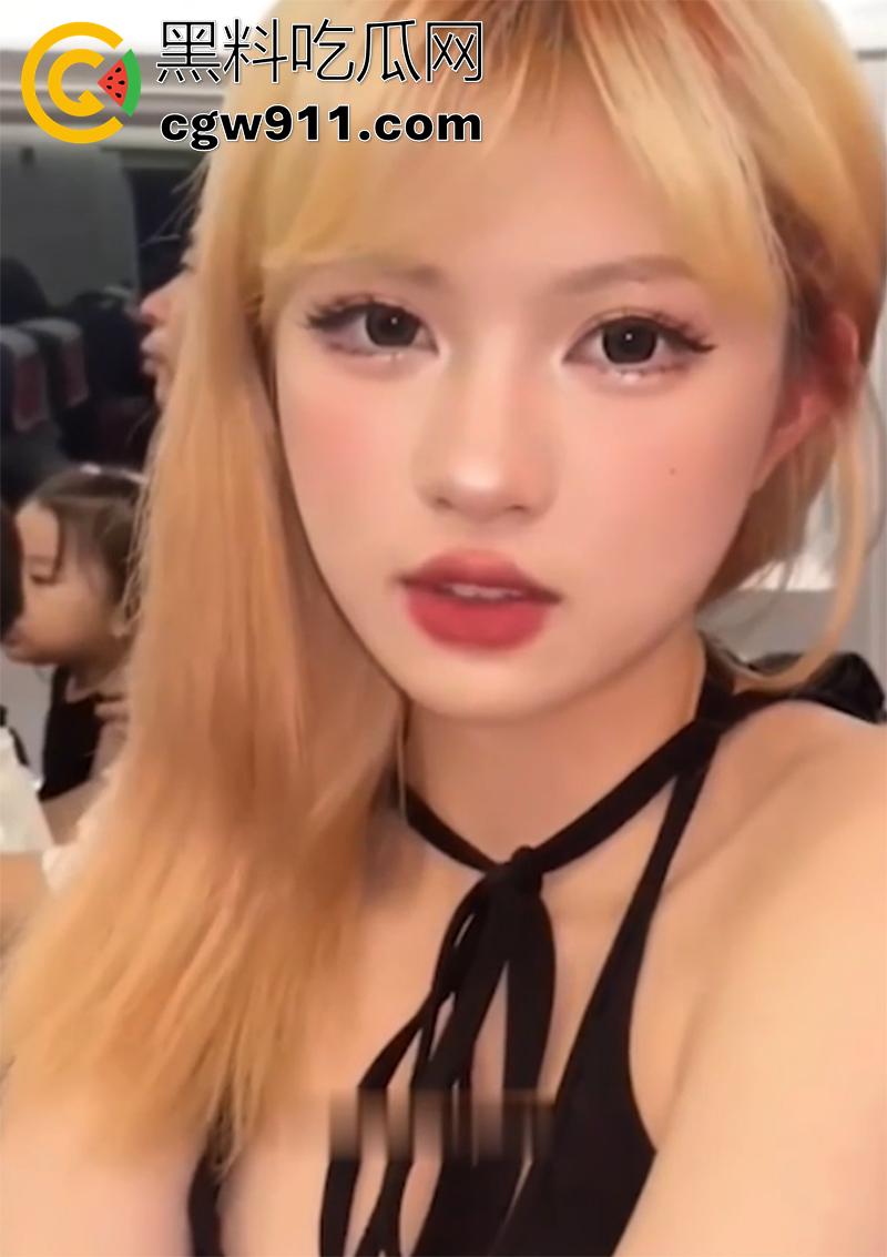 曝光重庆骚逼服务员，洪崖洞海底捞领班【曲晓雯】，高颜值嫩妹无套爆操欲仙欲死，怕是爽得要起飞哦！-3