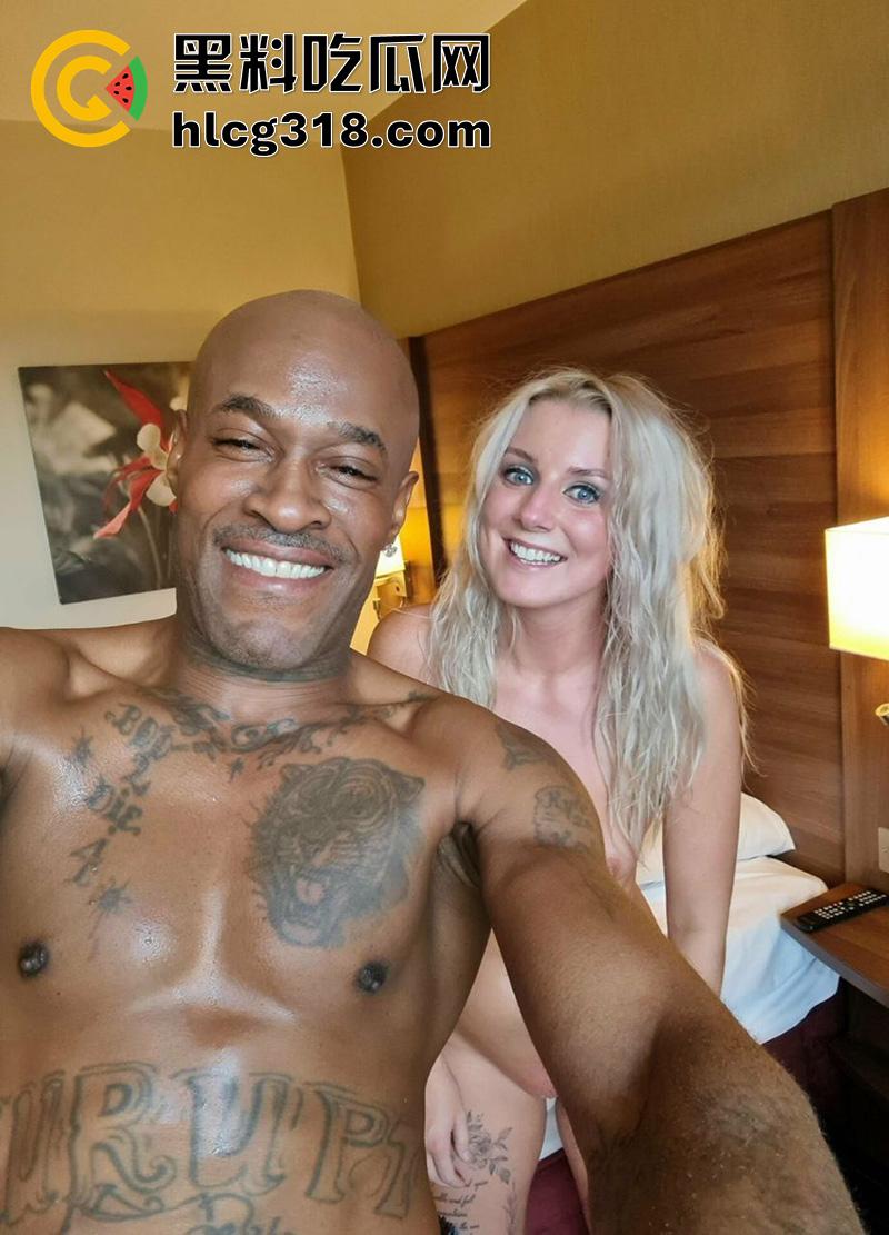 欧美真实绿帽夫妻，顶级身材尤物淫妻，各种约炮大屌黑人，还录像自拍只为拿回家给老公欣赏自慰！-2