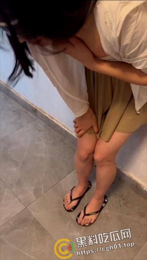 虐胸纯享版！拖鞋打胸 越打越红 小姐姐撕心裂肺的叫声 这乳腺都要打烂了吧-7