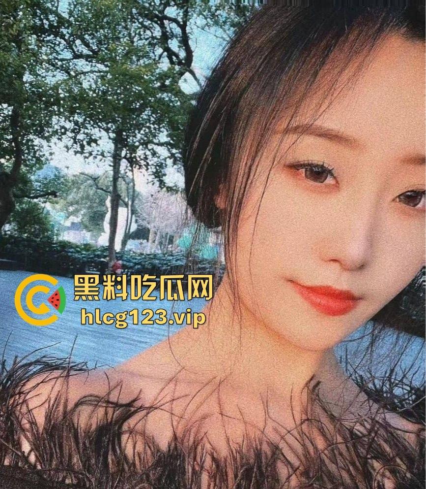 重庆幼师『杨玉环』反差婊浴室骚片流出!极品身材前凸后翘,口交嫩穴画面火辣撩人!-7