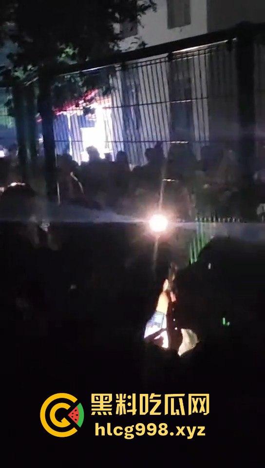 河南郑州黄河科技学院！女主用男友VIP卡狂开房，六年感情养了别人的母狗！-6