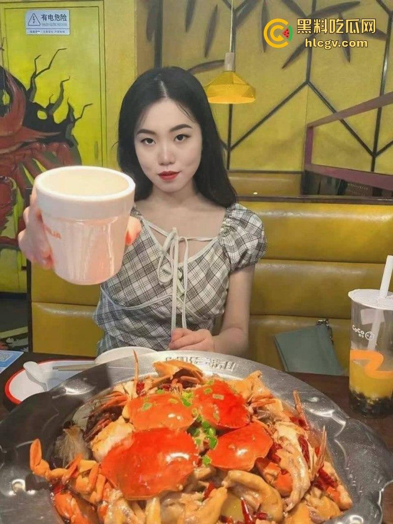 北京房山区人妻【孙晔子】被曝以房租为由要挟男租客上床 京姐发骚 玩坏打工人的腰！-1