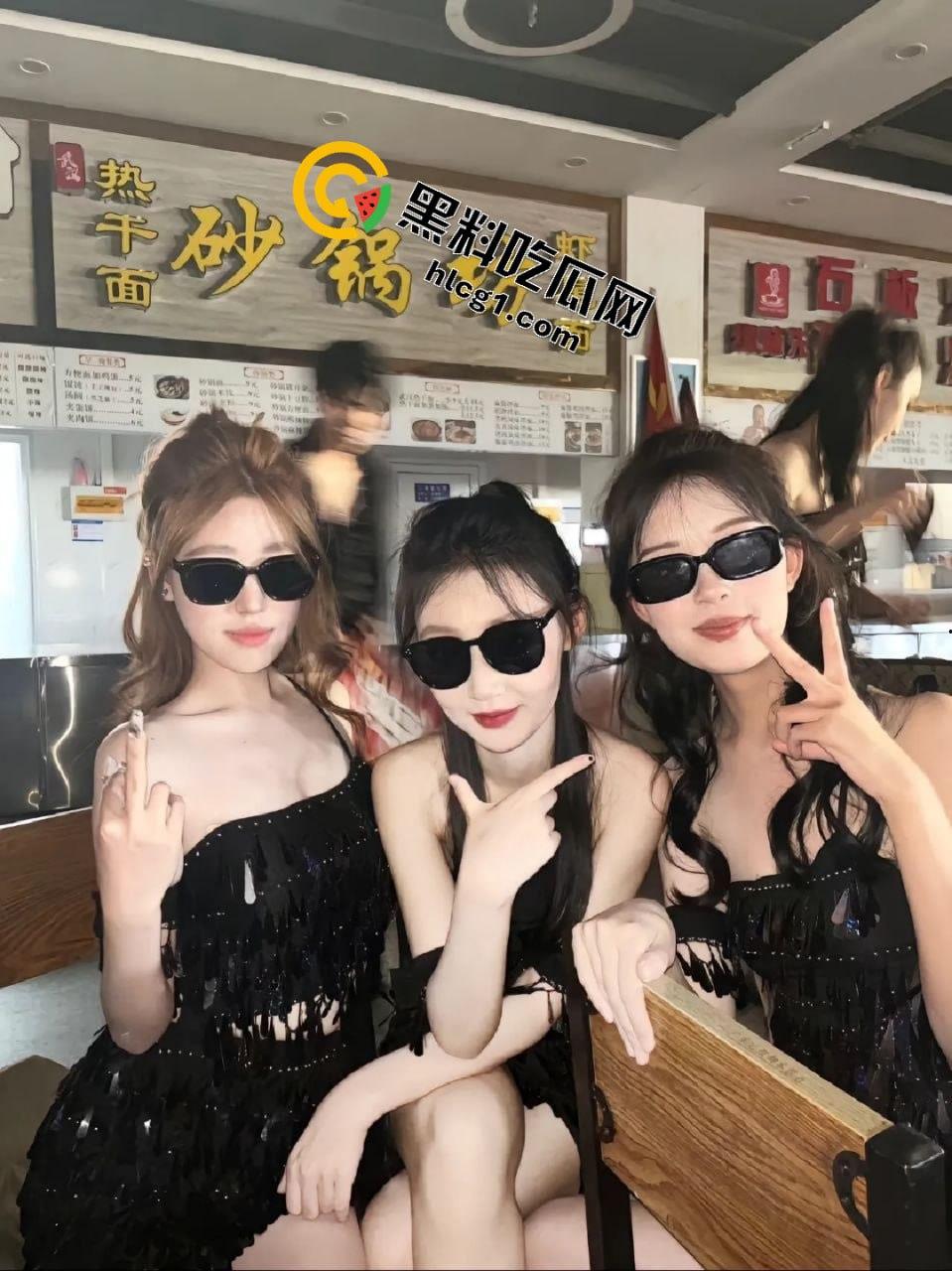 山西工商学院第二十七届校园文化艺术节交谊舞露奶事件 这奶子真想上台啃一口-5