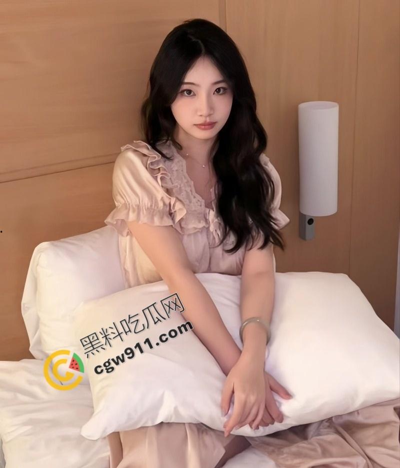 天津大学生【韩梅塰】酒店激情大曝光:深喉舔鸡吸吮龟头,后入爆操娇喘连连,火爆身材引爆欲望!-7