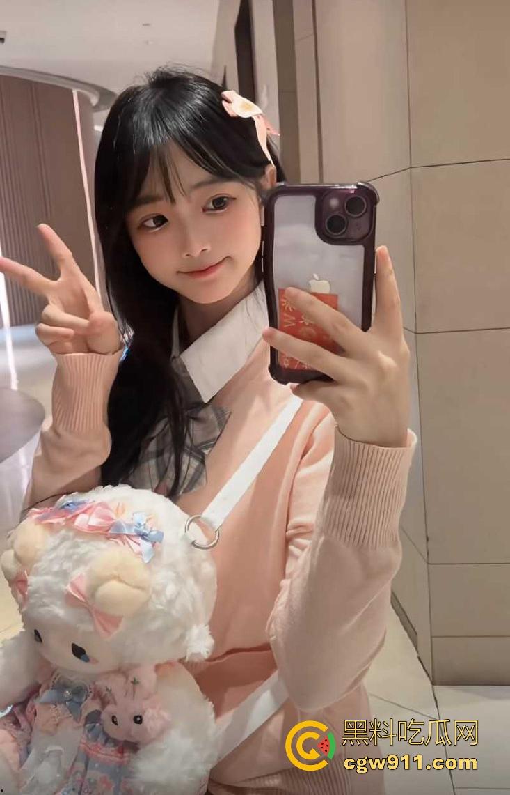 长春师范大学可爱女大【李亚媚】被富二代炮友玩腻后曝光，骑脸舔穴坐屌自慰，反差感冲破天际！-4