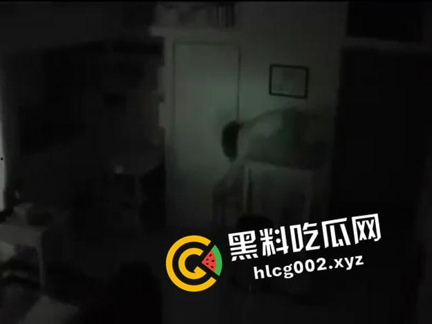 真家里有鬼！日本女子住在陌生男子天花板隔间  吃喝拉撒全靠偷 小日子也太变态了-3