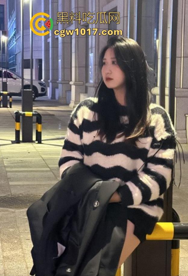 瓜友真实投稿曝光！西南昌豫章师范学院微胖前女友【张嘉雯】跳蛋震颤蜜穴淫水流淌，露脸后入猛操，这身材真有料！-3