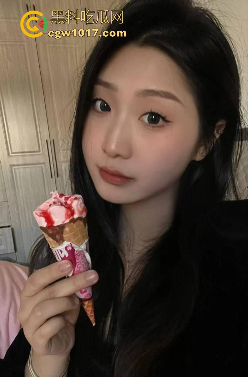 瓜友真实投稿曝光！西南昌豫章师范学院微胖前女友【张嘉雯】跳蛋震颤蜜穴淫水流淌，露脸后入猛操，这身材真有料！-9