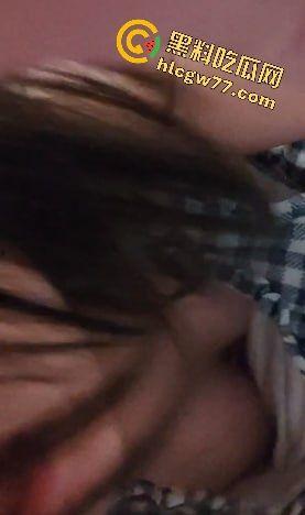 抖音高中生【会记得余生】被40岁猥琐老汉威胁强操！戒指套指变性奴老婆，自慰棒操B叫痛！-3