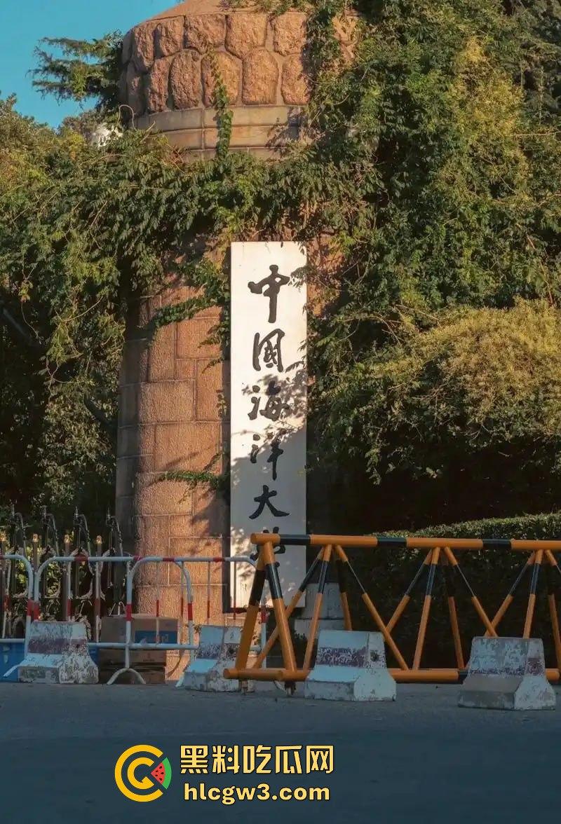青岛海洋大学的骚情侣课堂窗外直接开搞 窗边扣逼声啪啪响 老师讲课被迫加背景音 海洋大学不愧是浪之巅！-4