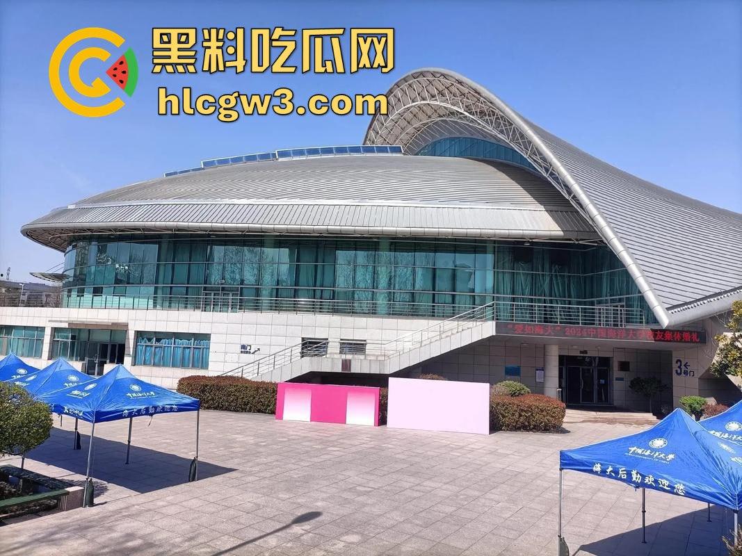 青岛海洋大学的骚情侣课堂窗外直接开搞 窗边扣逼声啪啪响 老师讲课被迫加背景音 海洋大学不愧是浪之巅！-7