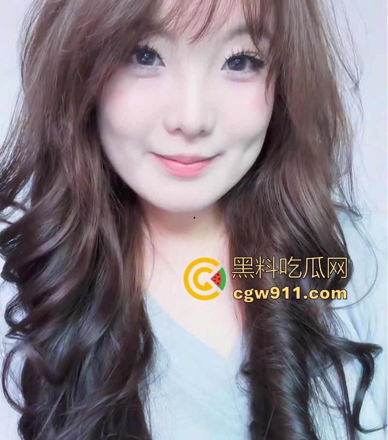 浙江温州反差婊【卢雯幸】微胖丰乳小母狗，跪地口交深喉巨根，白嫩大奶乳交，刺激感官如烈焰焚身！-3