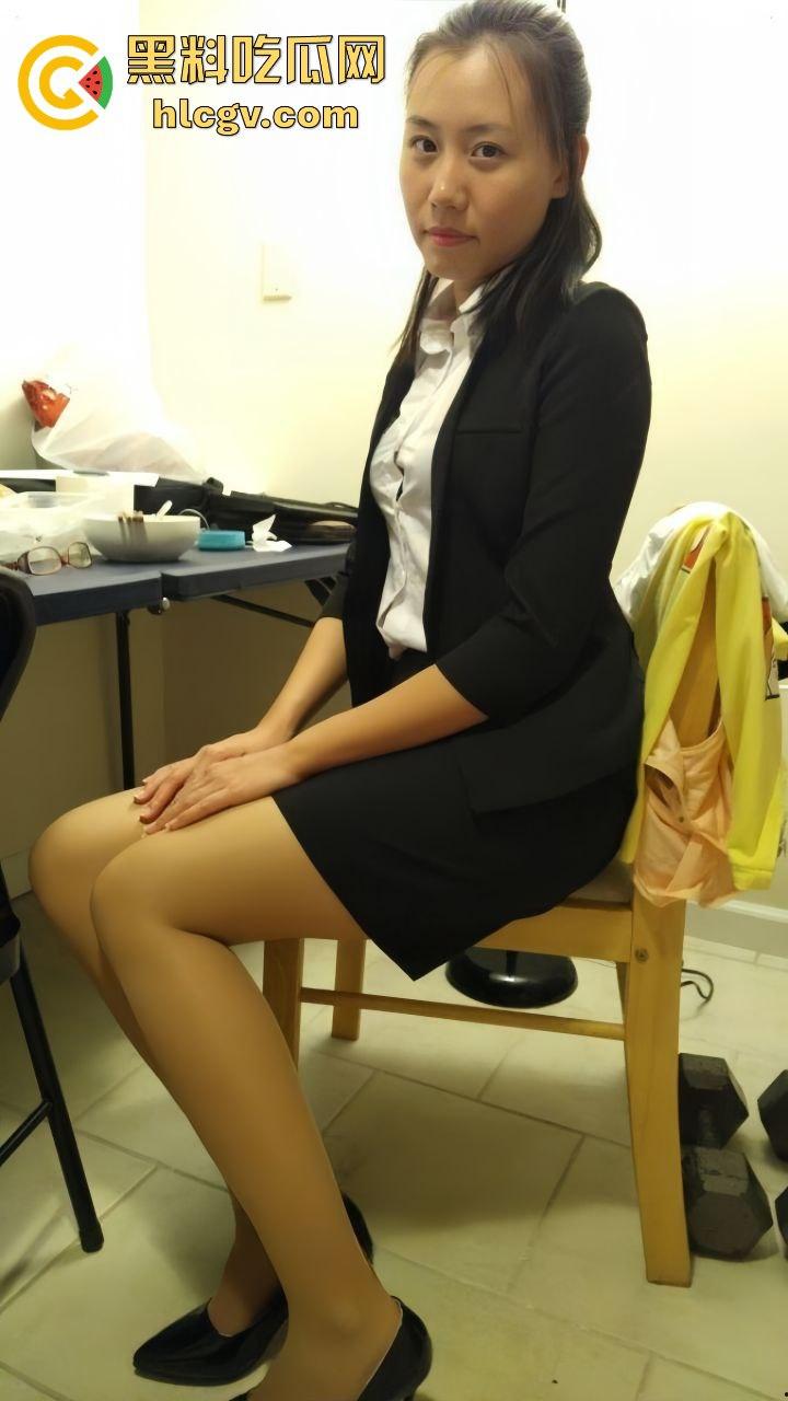 台州极品骚货【蒋莉】云盘高质私拍不雅照泄露！从销售干到婚纱，再被调教成母狗，真是玩得够野！-1