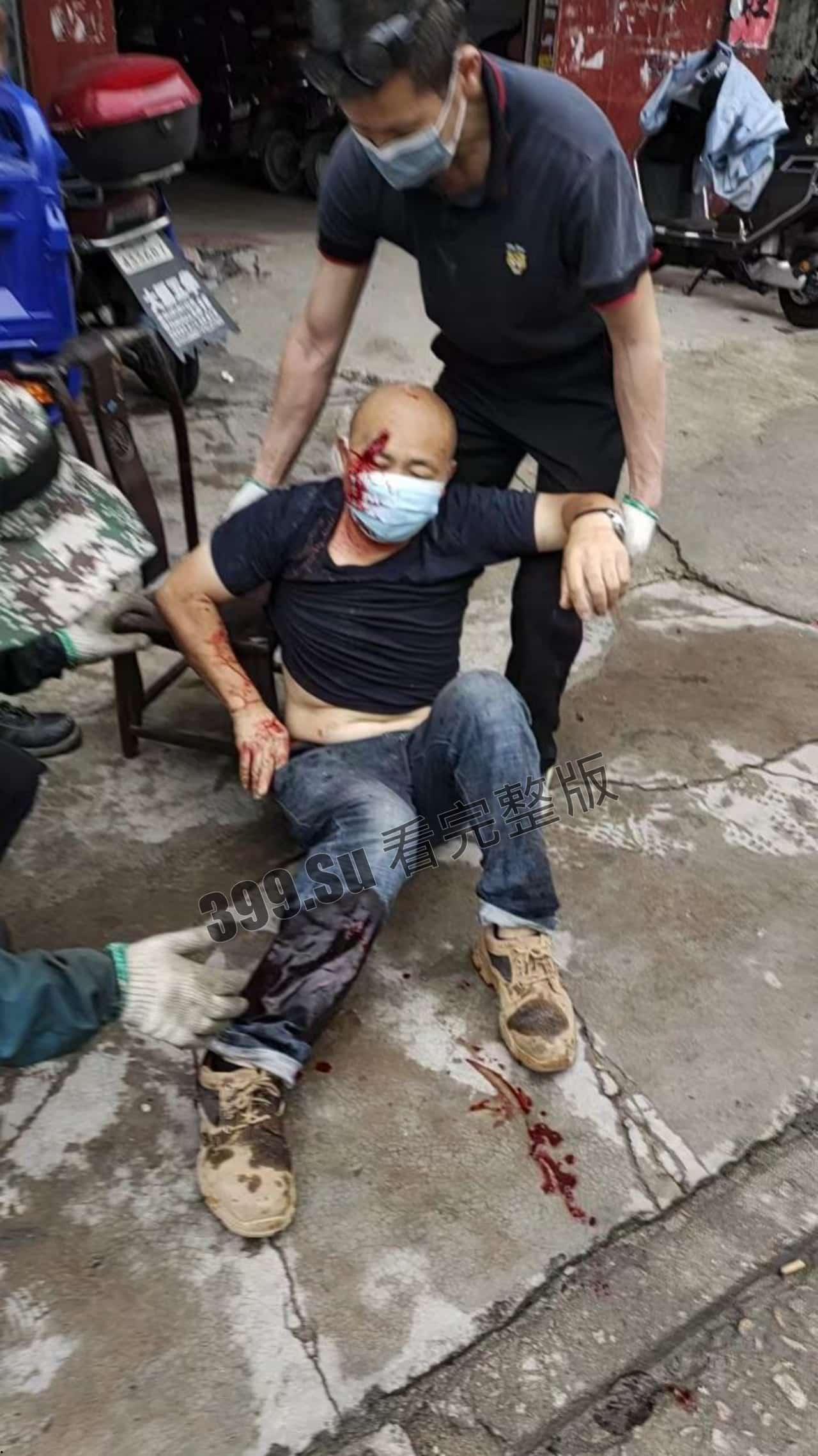 #5月12日  广东一男子开铲车见人就冲见车就撞 #报复社会-1