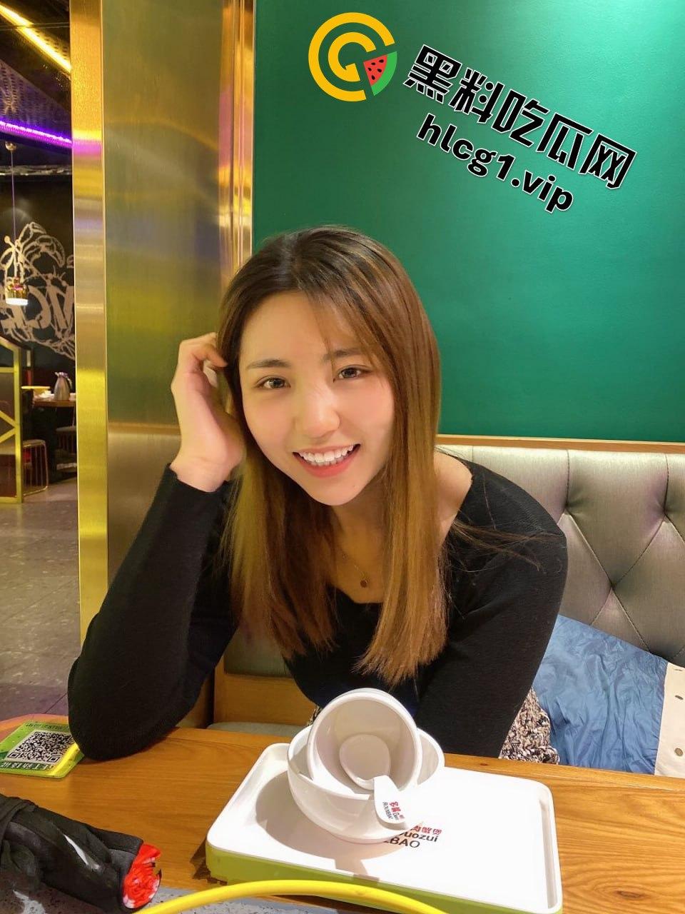 99年宁夏传媒学院美少女李婷啪啪自拍流出！大波嫩妹口活女上，反差婊的极致享受！-2