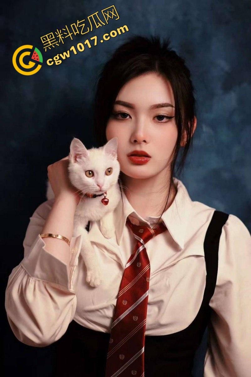 陕西西安大学极品校花【吴墨晗】：高冷御姐私下拜金狂热，情趣装备齐全，价格低廉成包养圈真正的泄欲女王！-4