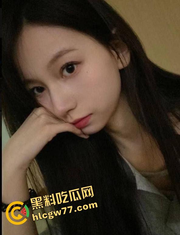 太原酒店约炮淫乱小母狗主动喊上门，撕破黑丝爆操后入，叫得像发情发疯一样快来让姐姐吃鸡！-2