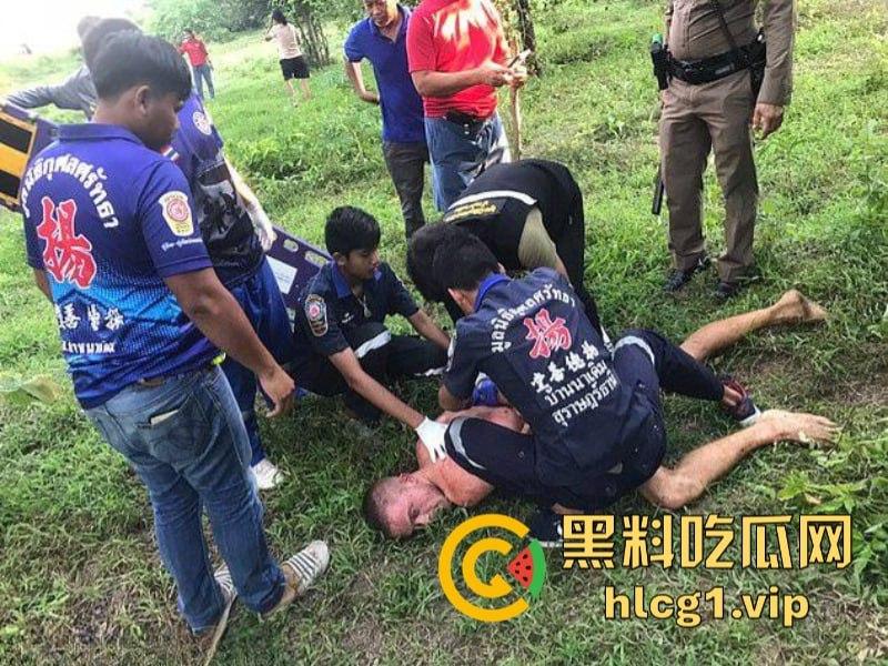 泰国一名26岁俄罗斯男子试图强奸牛妈妈 反被牛妈妈反杀！-1