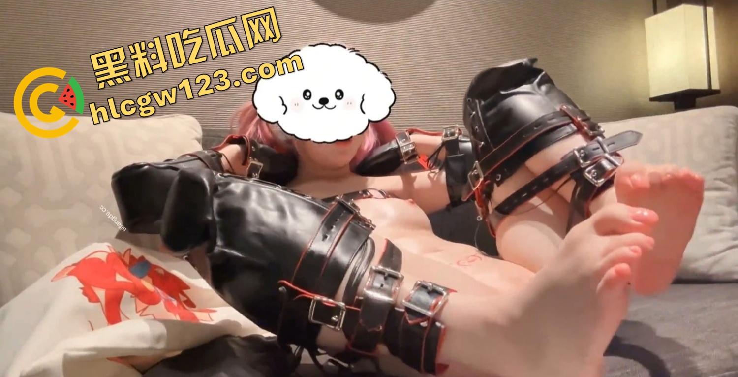 当馒头脸白虎逼撞上阿黑颜，骚得流油，就是不知道是真白虎还是剃过的，别等插进去才发现刺鸡巴！-14