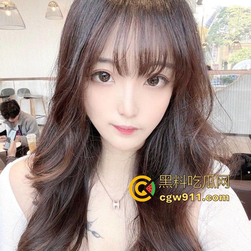 约炮深圳极品反差少女，纤手揉捏c罩杯逆天美乳，白丝渔网袜玉足摩擦，反差魅力无法抗拒！-3