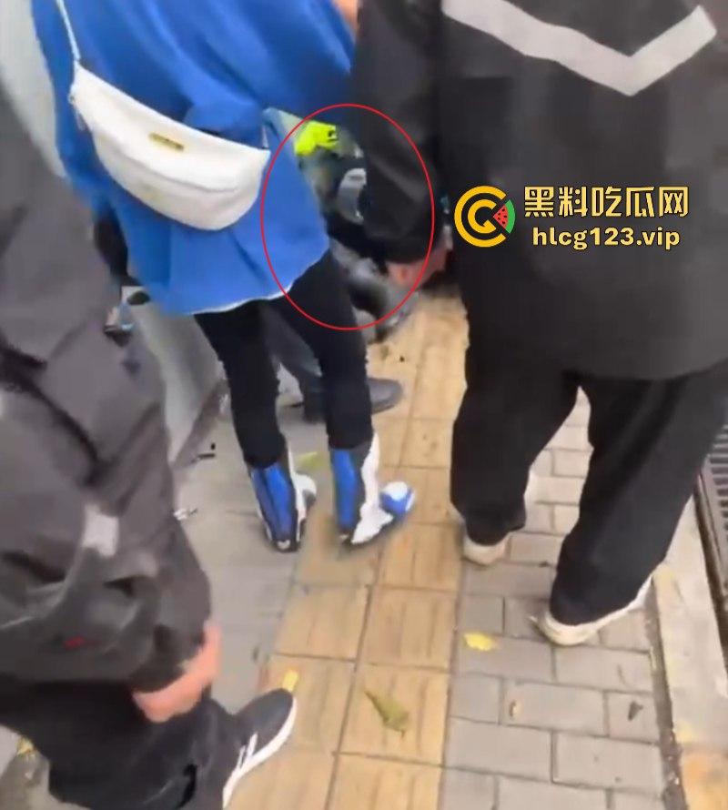 北京追焦师隧道拍摄惨被撞 女骑手当场吓傻 视频曝光事故全过程-8