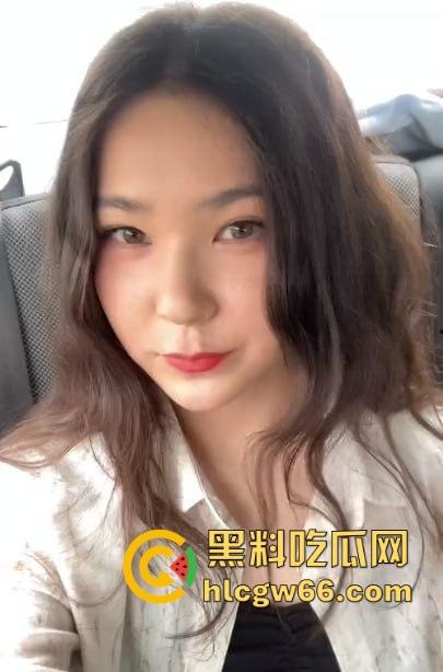 美女主播勾引精神小伙户外打炮 精致的小脸蛋被浓精颜射一脸后还强势后入！-1