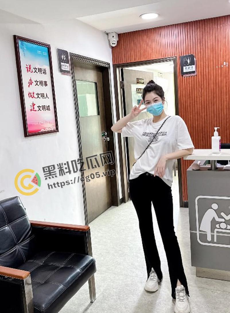 瓜友投稿！北京海淀实习护士勾引医生 骚逼特写 掀起裙子猛扣 还去深圳下海做鸡 被原配曝光-26