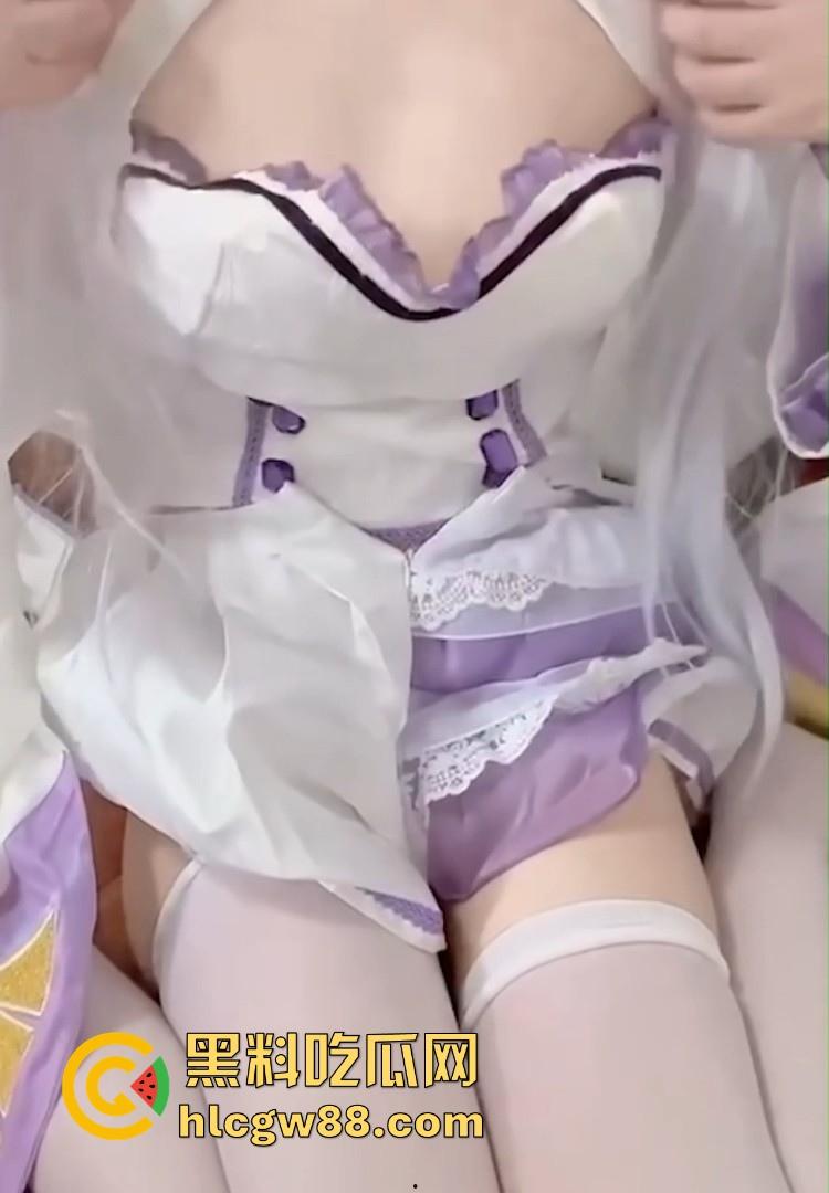 抖音50万粉【小佳呆呆的】果然擦边女网红的终极出路 骚逼下贱到骨子里震撼全场！-5