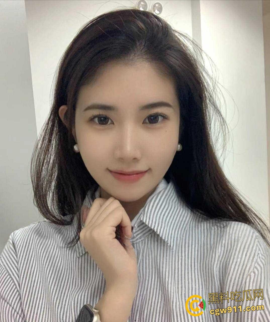 四川建设银行贷款经理【陆新菁】，极品御姐肉丝美腿，被银行大客户包养，被操的淫语不断，丝袜美臀全是精液！-4