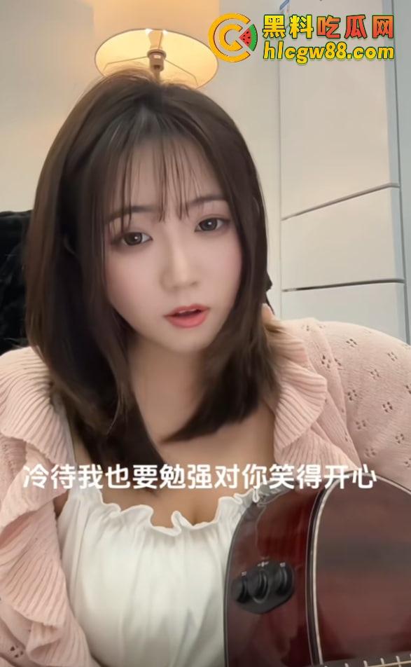 佛山罗总重金拿下女主播『华华华酱』在ET9车震，激情未尽就被原配跟小舅子当场捉奸，裤子都没穿好！-9