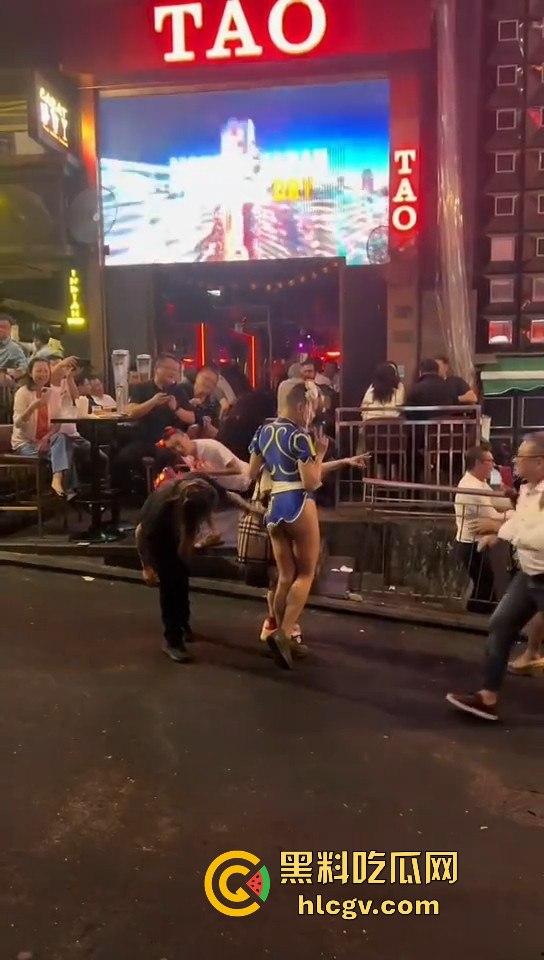 香港兰桂坊万圣节骚翻全场！骚逼骚鸡骚男齐聚，堪称老外的炮窝！-8