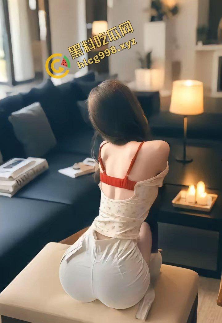 抖音小蛮腰骚逼『小冻狸』中国传媒大学最细之腰 校外被大哥看上 约操酒店后入 独家流出！-4