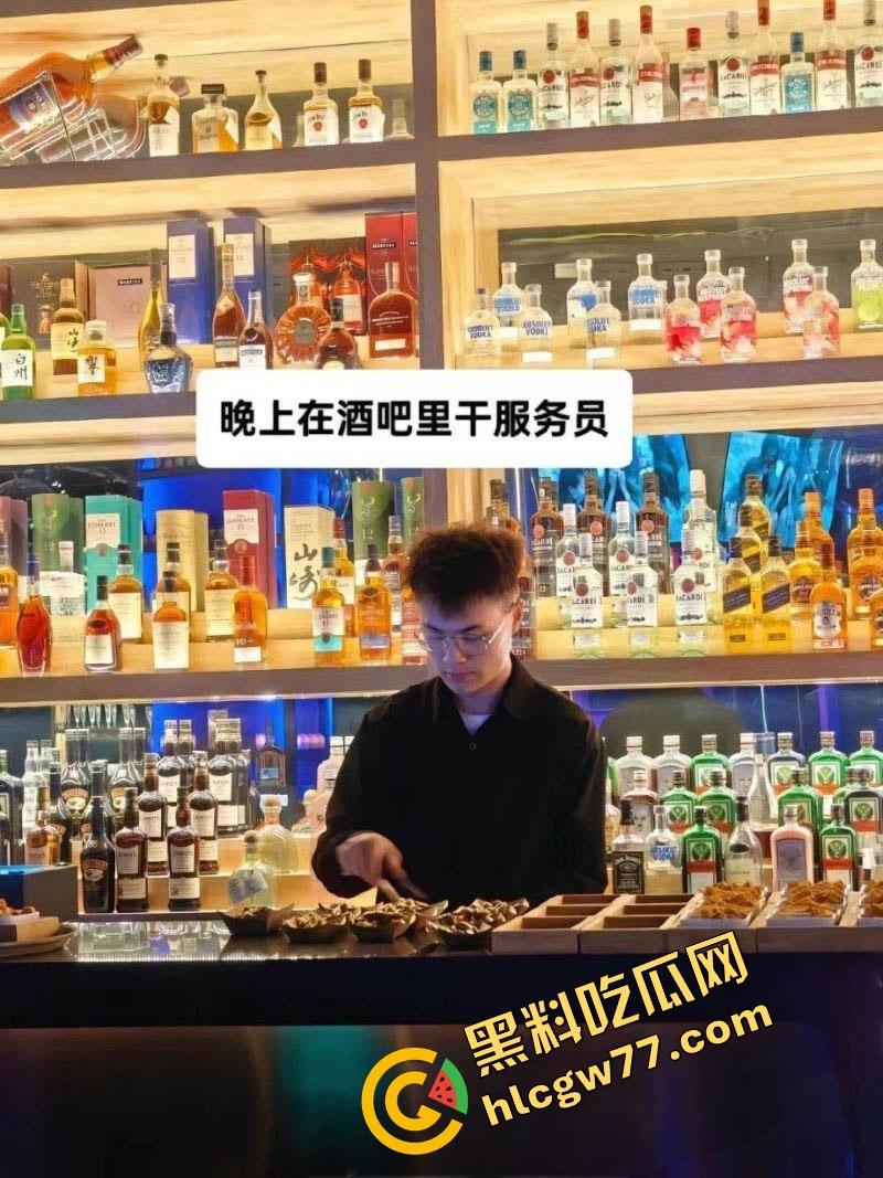 舔狗舔到绿帽飞起,纯爱战士供女友考研打3份工,她却怀上炮友孩子,纯爱战士怒爆女狗实锤!-8